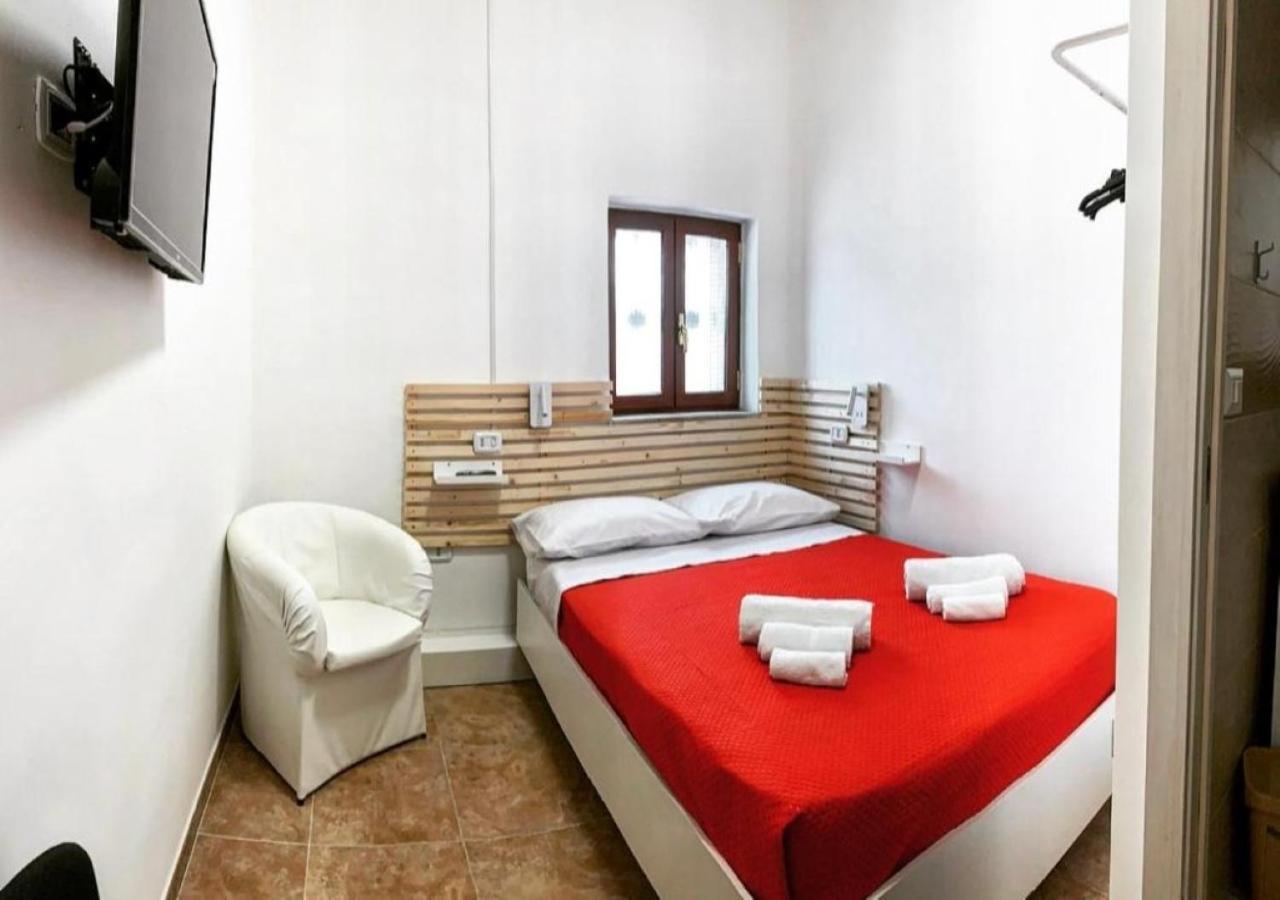 Miris Home Fast And Comfortable With Self Check In 8 Minutes Walk Near Naples Airport Екстериор снимка